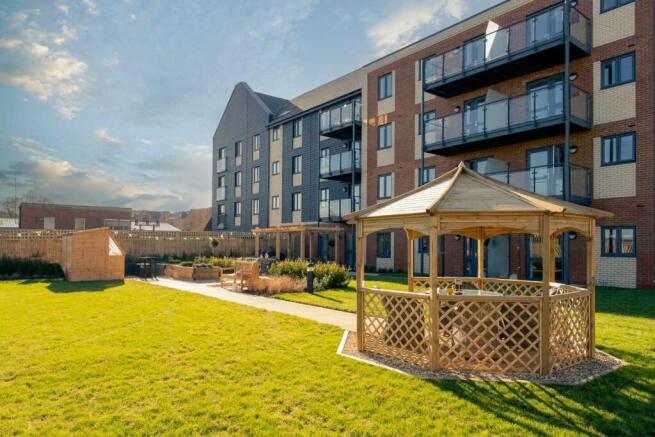 Roslin Place Exterior